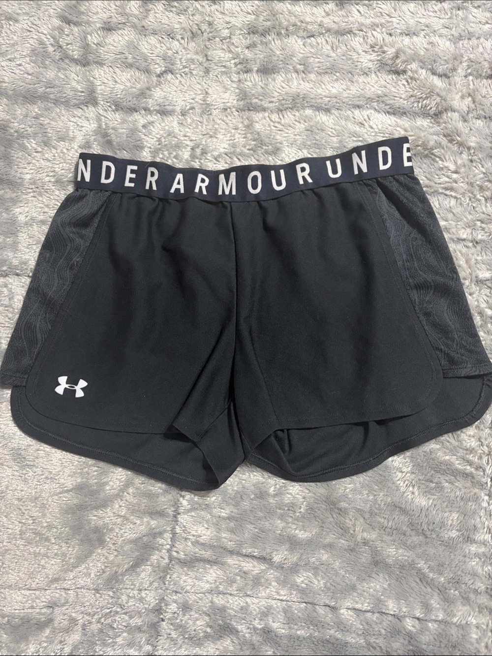 Under Armour Black Women’s Athletic Shorts Medium